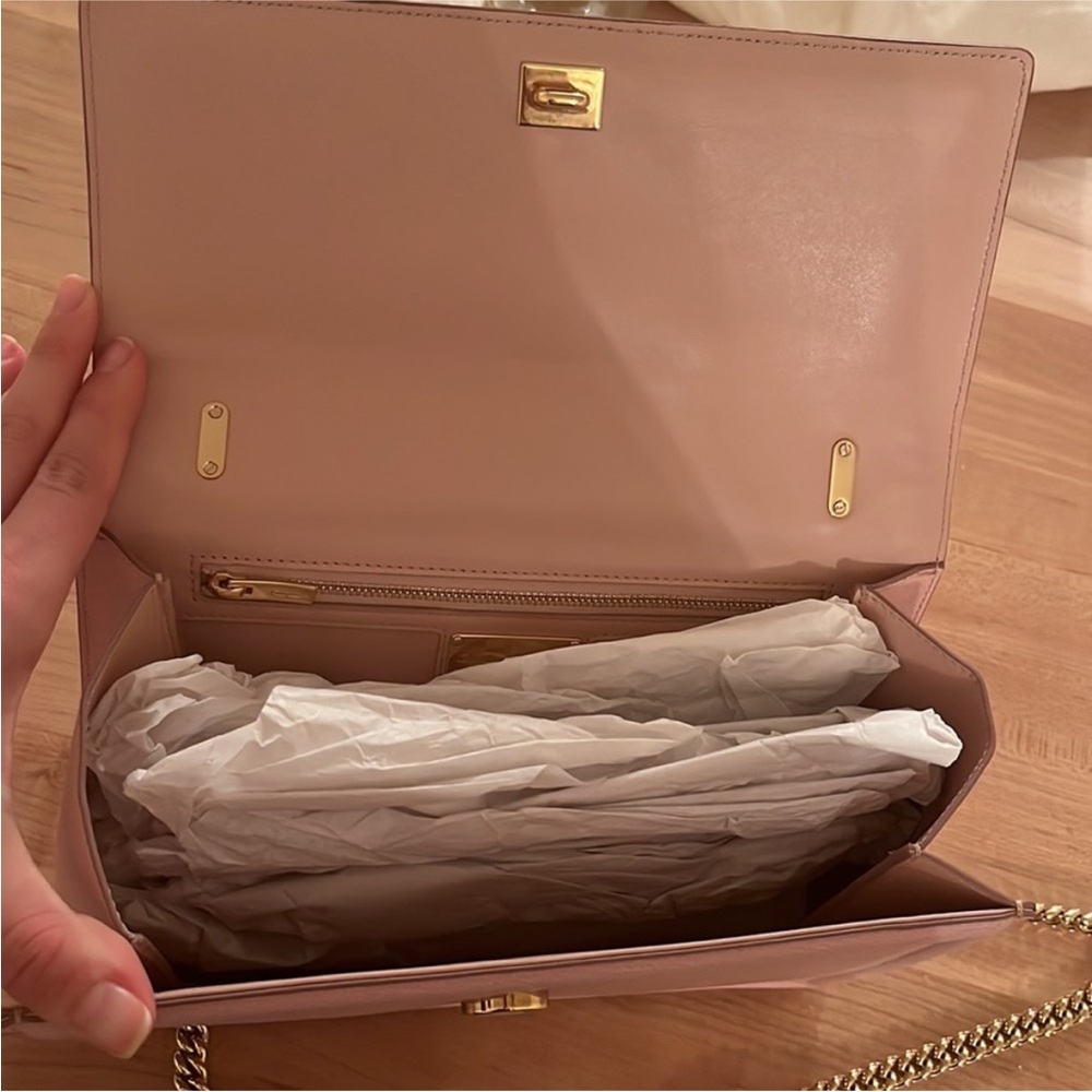 Salvatore Ferragamo Ginny Light Pink Leather Purse - Picture 8 of 16